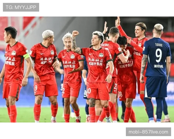 武汉三镇场均失2球防线崩盘，五外援体系下防守专注力严重缺失